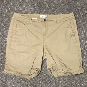 Old navy khaki shorts